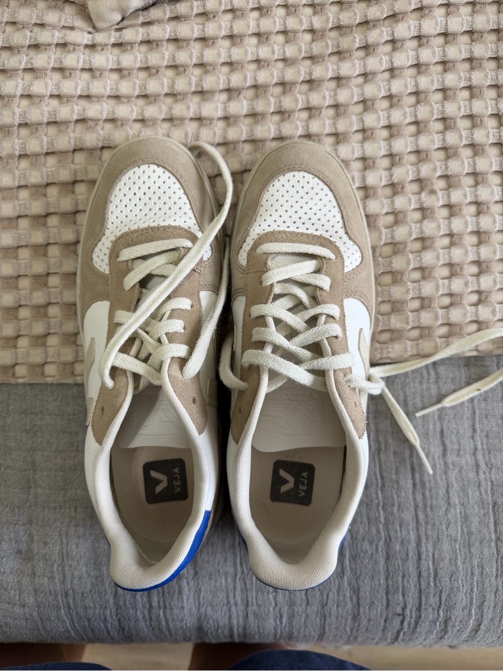 Veja V 10 size 8